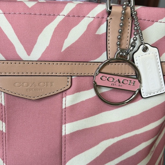 Coach Pink zebra striped tote  canvas/light tan leather trim/2 hangtags like new - Picture 4 of 16